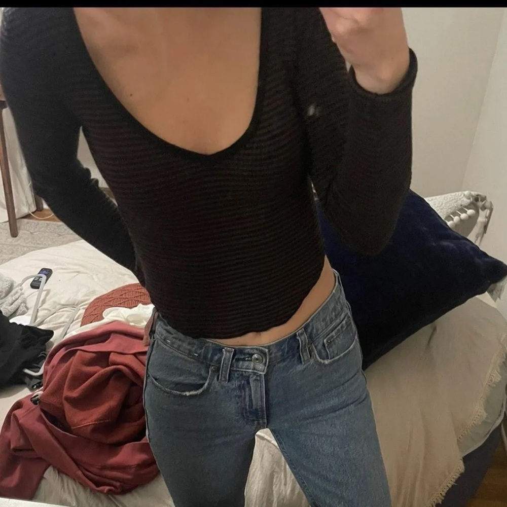 Pacsun Cropped V-Neck Sweater - Picture 3 of 6